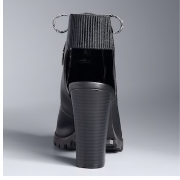 Vera Wang peep toe ankle booties - Picture 2 of 6